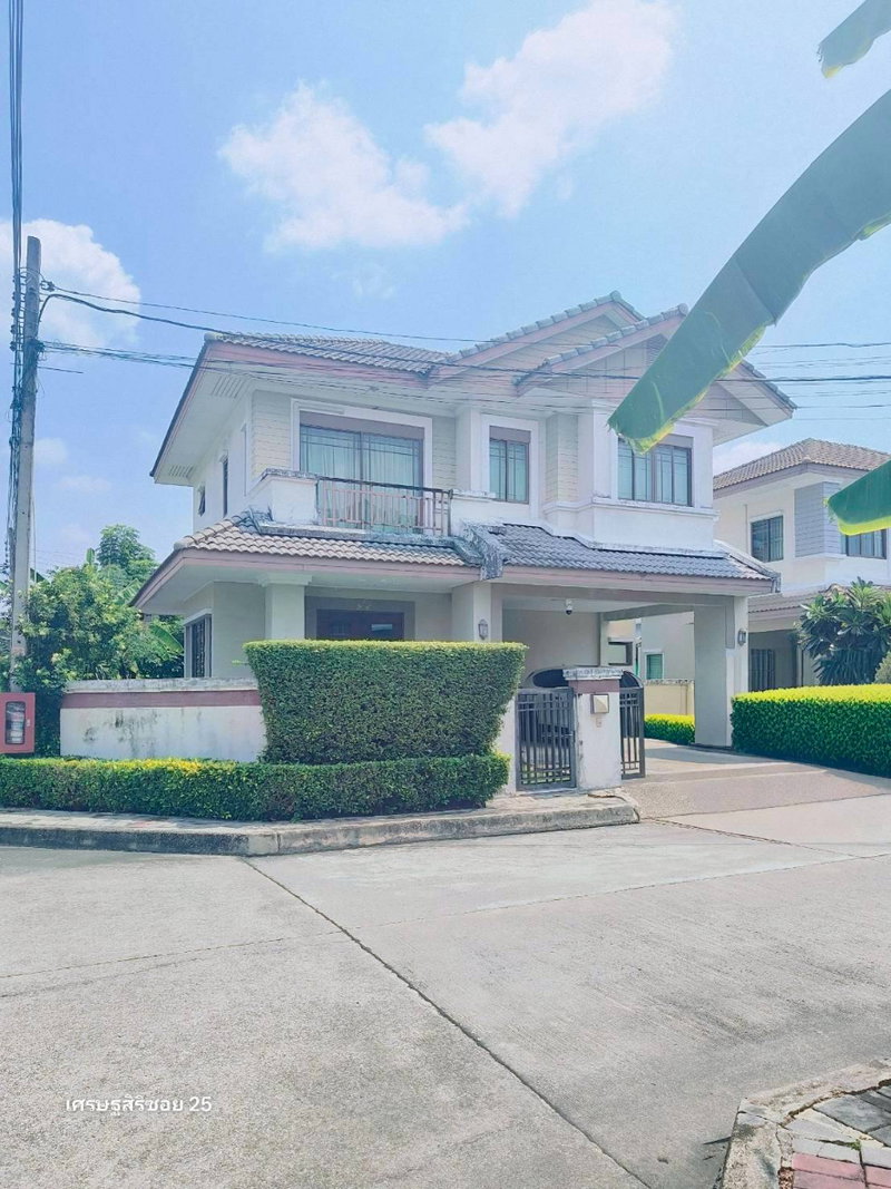 ขายบ้านเดี่ยว : ขายบ้านเดี่ยวหลังมุม สภาพนางฟ้า! หมู่บ้านเศรษฐสิริ (เสรีไทย-สุขาภิบาล 2) ทำเลทอง ใกล้วงแหวนตะวันออก และสวนสยาม