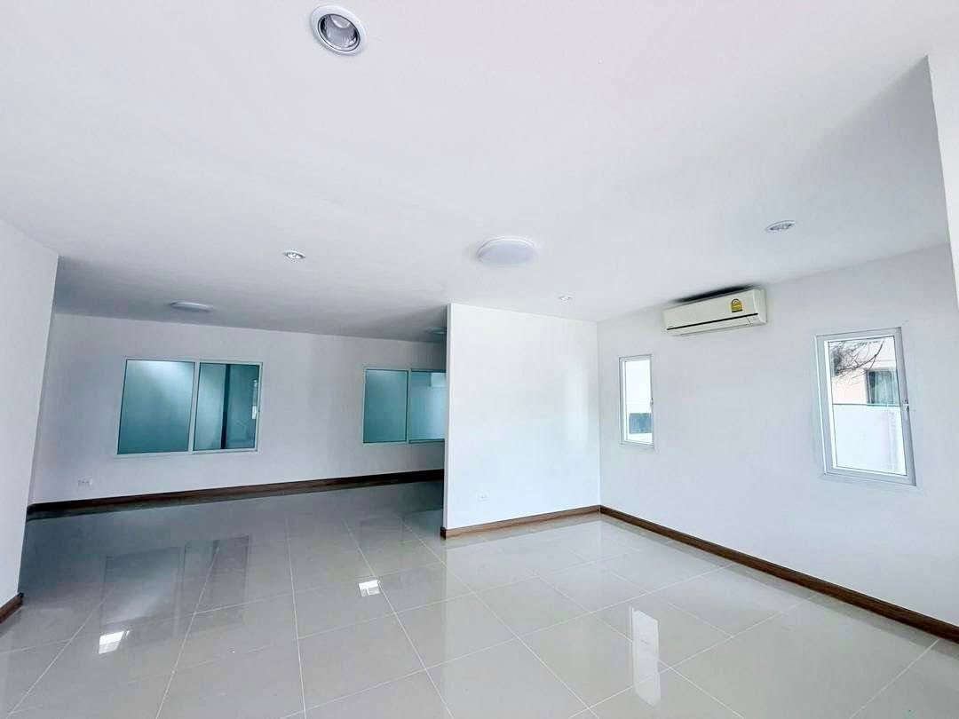 รูป ขายบ้านแฝด รีโนเวทใหม่ ม.แมกโนลีย์ สวนเสือ ศรีราชา - รูปที่ 2/11