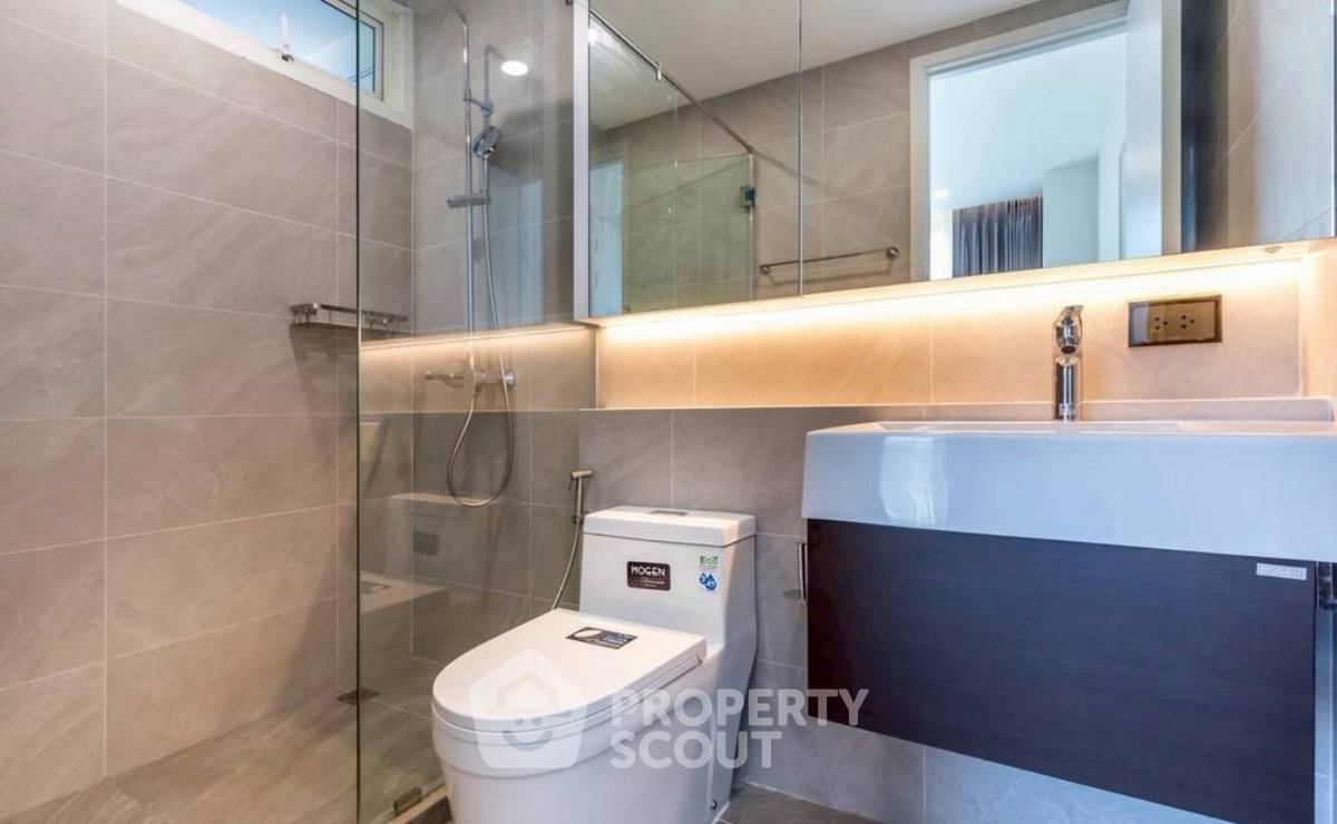 รูป คอนโด 3 ห้องนอน 125 ตร.ม. ชั้น 19 โครงการ Fullerton Sukhumvit ใกล้ BTS เอกมัย 400 ม. เลี้ยงสัตว์ได้ (ID 2801446) - รูปที่ 6/7