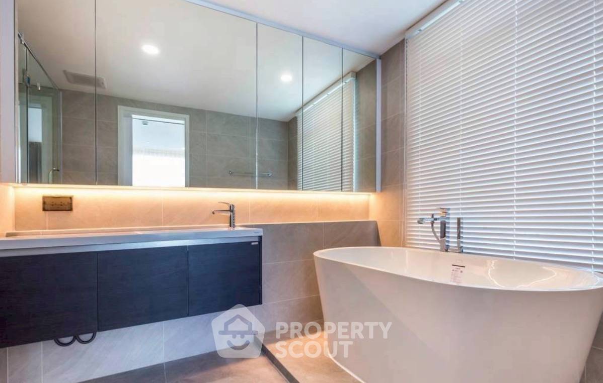 รูป คอนโด 3 ห้องนอน 125 ตร.ม. ชั้น 19 โครงการ Fullerton Sukhumvit ใกล้ BTS เอกมัย 400 ม. เลี้ยงสัตว์ได้ (ID 2801446) - รูปที่ 7/7