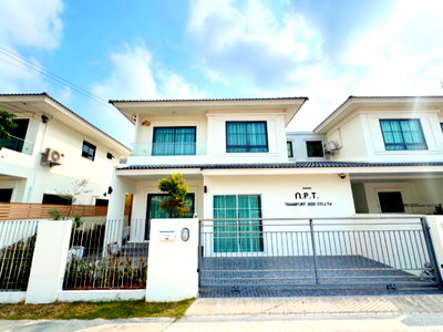 บ้านแฝดให้เช่า : ให้เช่าบ้านแฝด ม.มณีรินทร์มิดทาวน์ บางพระ ศรีราชา