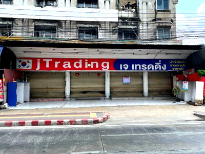 Shophouses for rent หลักสี่พลาซ่า : Showroom Ground floor about 180 sq m. on Ramintra Road near Krirk University and Central Ramintra.