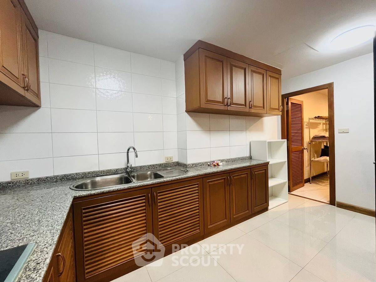 รูป คอนโด 3 ห้องนอน 194 ตร.ม. ขาย ที่ Acadamia Grand Tower ใกล้ BTS พร้อมพงษ์ 300 ม. (ID 2798028) - รูปที่ 17/26