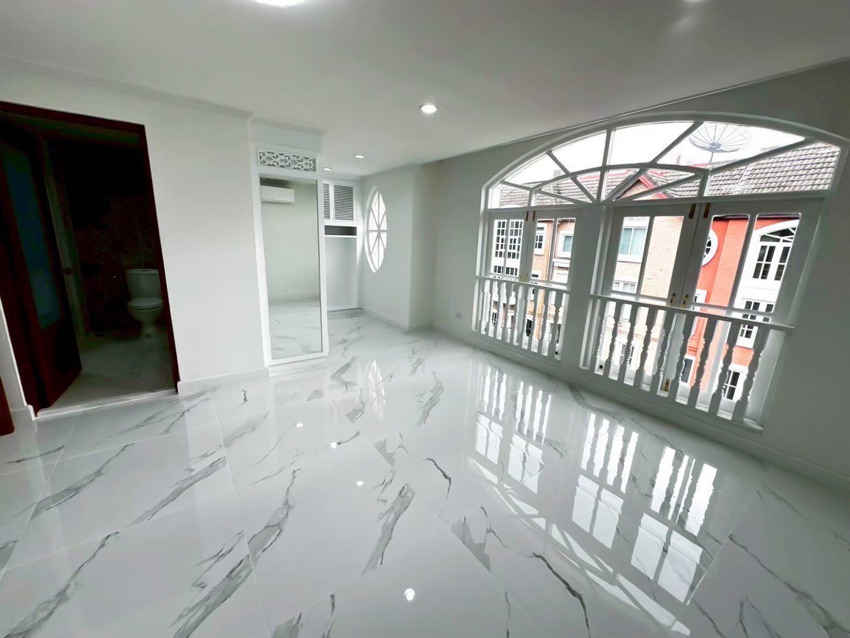 picture Yenakart Residence 4 bedrooms, for rent - 1/32