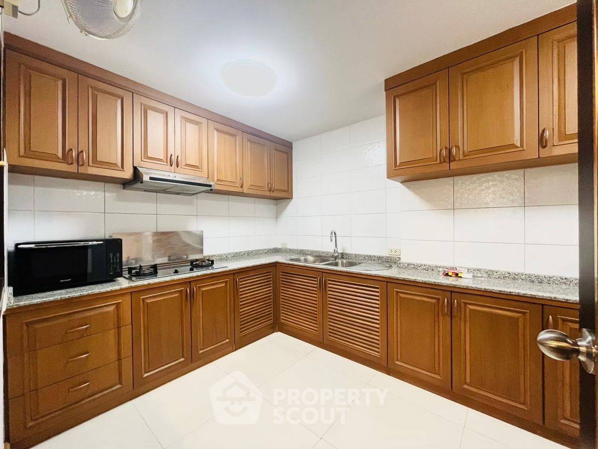 รูป คอนโด 3 ห้องนอน 194 ตร.ม. ขาย ที่ Acadamia Grand Tower ใกล้ BTS พร้อมพงษ์ 300 ม. (ID 2798028) - รูปที่ 16/26