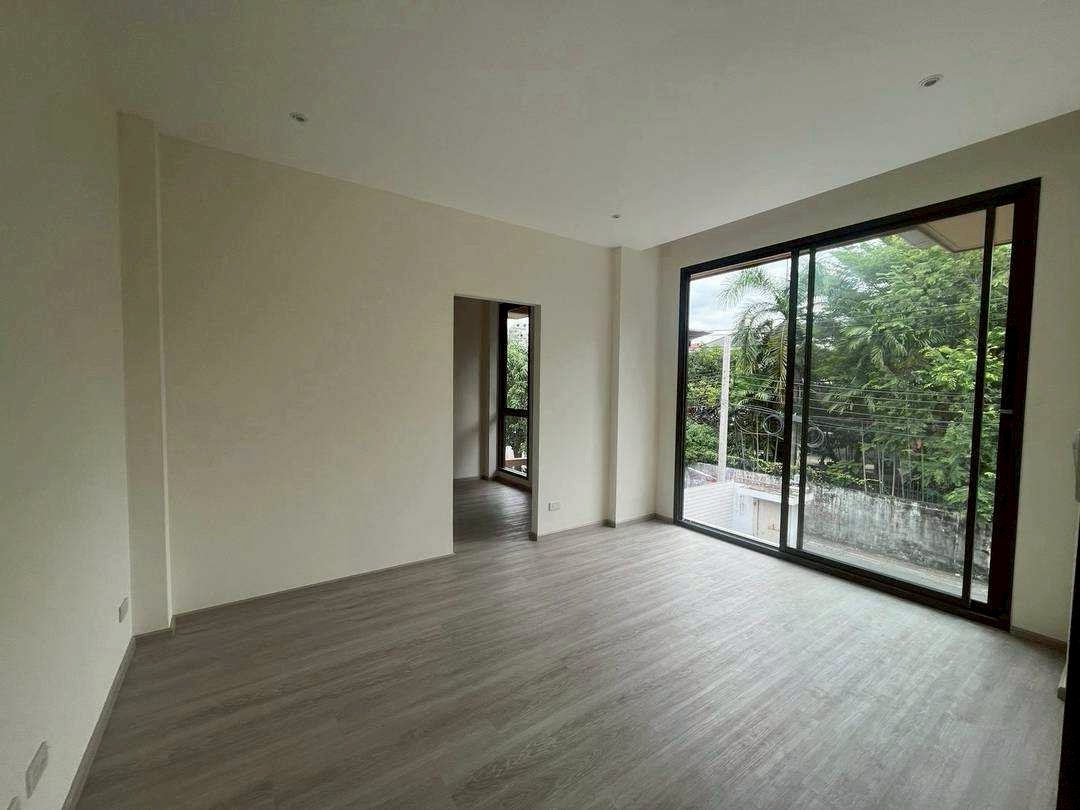 รูป Luxury House for Sale Sukhumvit 71 | Family Home Luxury | Near BTS Phra Khanong | 28,000,000 THB-LTH14977 - รูปที่ 3/4
