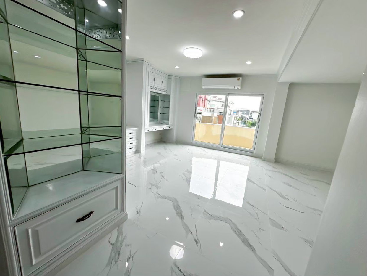 picture Yenakart Residence 4 bedrooms, for rent - 2/32