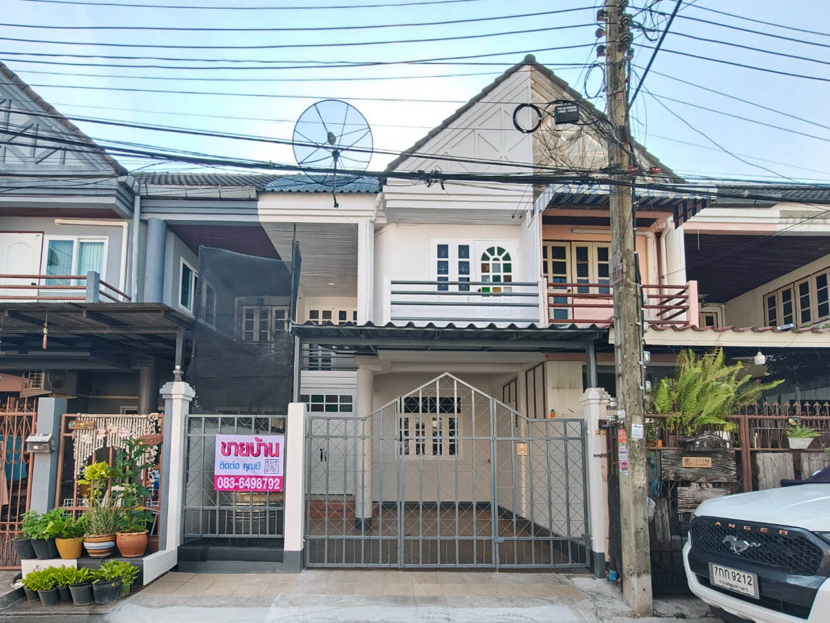 ขายทาวน์เฮ้าส์ รีโนเวทใหม่ บดินทร์รักษา 3 คู้บอน 27 เนื้อที่ 20 ตร.ว. 3 นอน 2 น้ำ ต่อเติมครบ ใกล้รถไฟฟ้าสายสีชมพู สถานีคู้บอน พร้อมอยู่