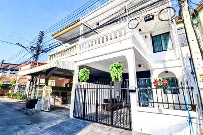 ทาวน์โฮม พิพิธภัณฑ์ยางพารา  : Townhome for Sale Central Pattaya Large Layout High Rental Yield