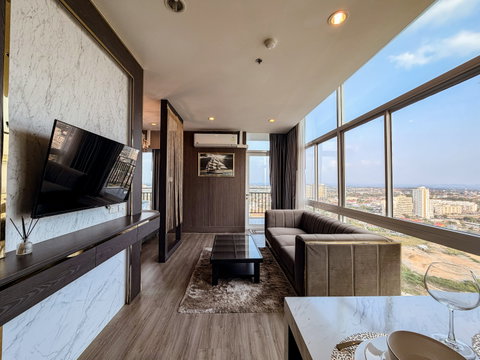 1 Bedroom Condo for Sale in Jomtien at The Twin Tower Pattaya