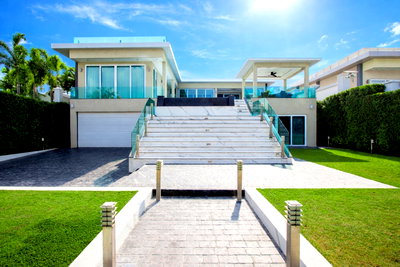 บ้านเดี่ยว พิพิธภัณฑ์ยางพารา  : Luxury Pool Villa for Sale Pattaya 10 Bedroom Hilltop Estate