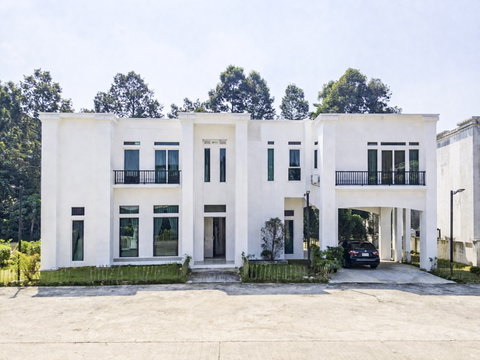 5 Bedroom Luxury Villa for Sale in Huay Yai Pattaya