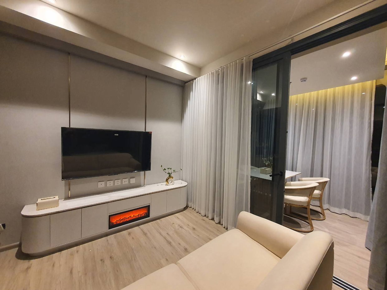 รูป AROM WONGAMAT Condominium 1 Bedroom Condo For Sale - รูปที่ 2/14