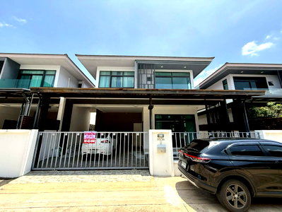 Houses for sale : Semi-detached house for sale, lowest price in the project at Aura Luxe Ramkhamhaeng 94. Fully furnished close to the MRT, Sammakorn Station.