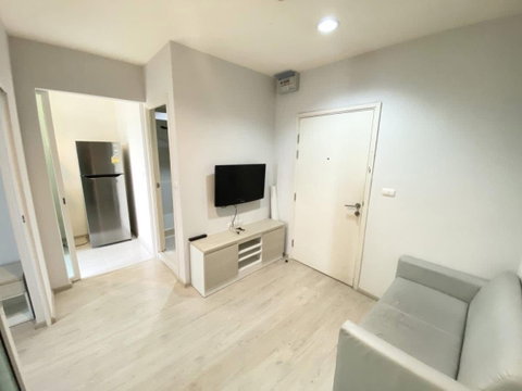 Best price guaranteed! Like-new,unit for sale at Aspire Ratchada-Wongsawang. Move-in ready and perfectly located just steps from MRT Wong Sawang.