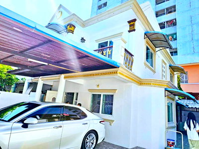 บ้านเดี่ยวให้เช่า : รพ.เวชธานี 2.3 กม. บ้านเดี่ยว 4 นอน MRTเดอะมอลล์ บางกะปิ 450ม. 50 ตร.ว. 200 ตร.ม. เดินทางสะดวก แฮปปี้แลนด์ 2 น้ำ