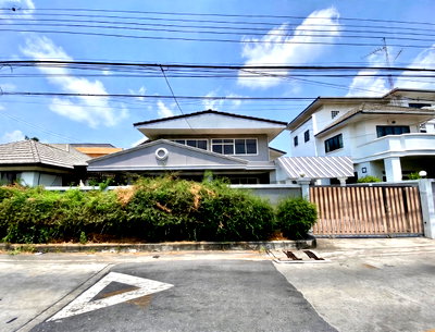 ขายบ้านเดี่ยว : ขายบ้านเดี่ยว 2 ชั้น อมรพันธ์ 9 เสนานิคม 1 ที่ดินใหญ่ 85 ตร.ว. รีโนเวทใหม่ ไม่มีค่าส่วนกลาง ใกล้ BTS เสนานิคม และ ม.เกษตรศาสตร์