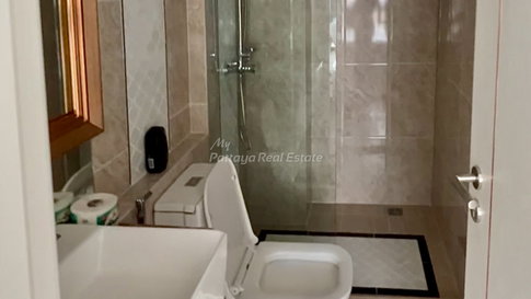 🛏️ 2 ห้องนอน - 🛁 2 ห้องน้ำ - 🏙️ Garden View - 🌏 ชื่อชาวต่างชาติ - 🏢 Empire Tower Jomtien - รหัส: EMPIR18