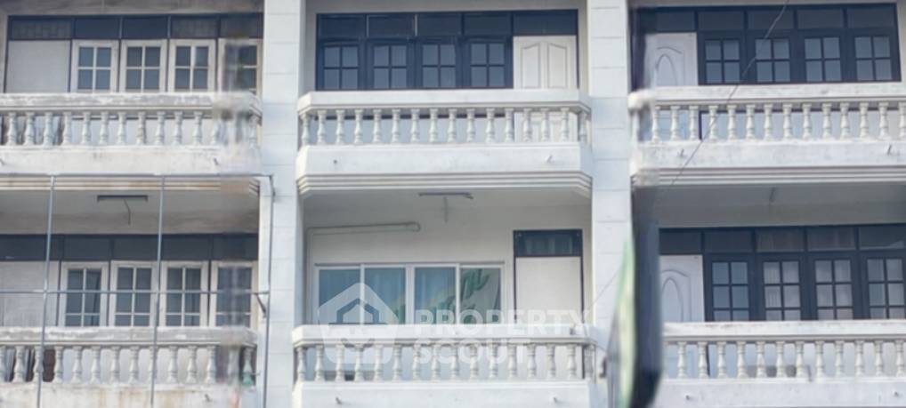 รูป ทาวน์เฮาส์ 2 ห้องนอน 288 ตร.ม. ขาย ใกล้แหลมฉบัง ศรีราชา (ID 2773206) - รูปที่ 2/3
