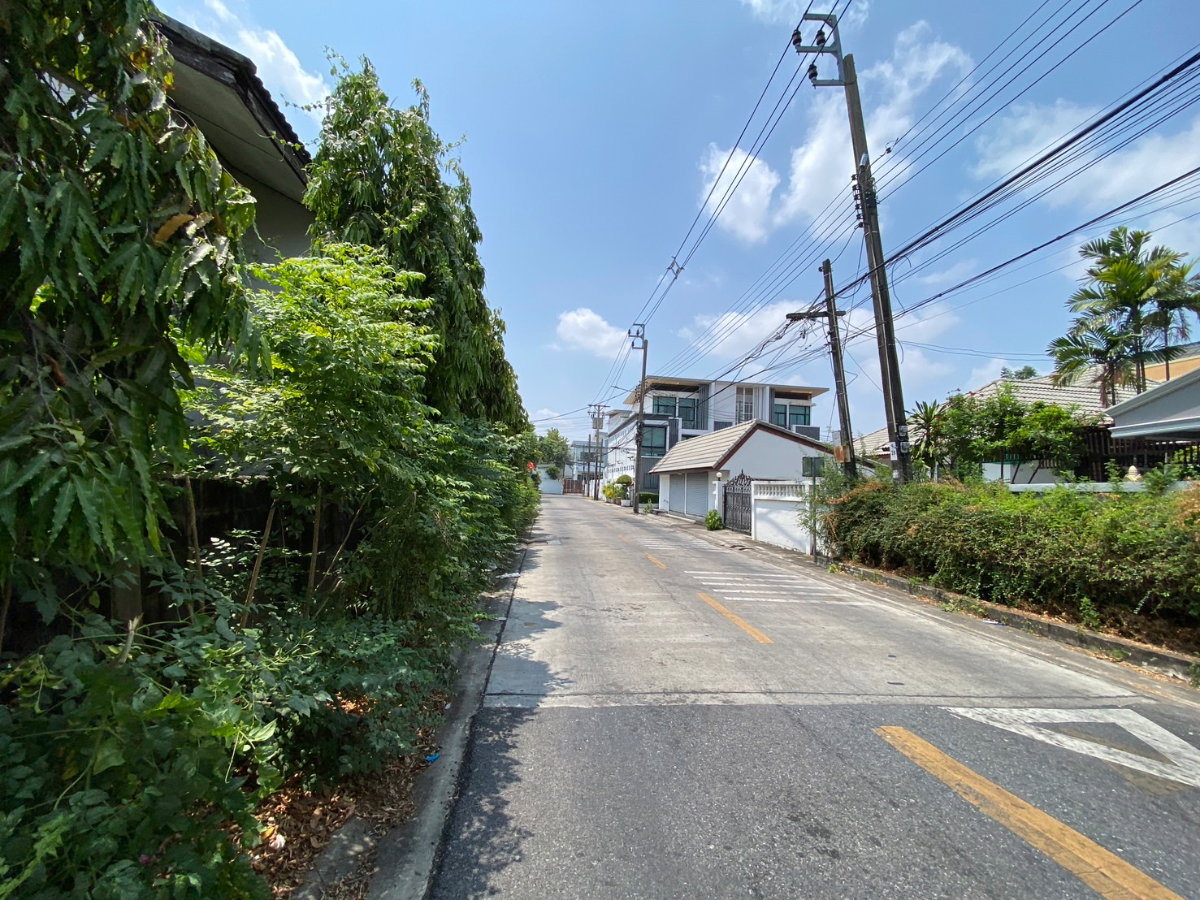 รูป ขายบ้านเดี่ยว 2 ชั้น อมรพันธ์ 9 เสนานิคม 1 ที่ดินใหญ่ 85 ตร.ว. รีโนเวทใหม่ ไม่มีค่าส่วนกลาง ใกล้ BTS เสนานิคม และ ม.เกษตรศาสตร์ - รูปที่ 39/40