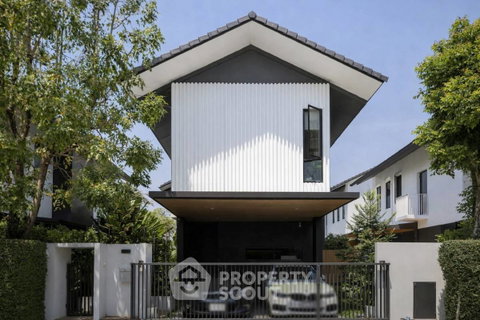 Pet-Friendly 2-BR Semi Detached House, Noble Gable Watcharapol (ID 2804954)
