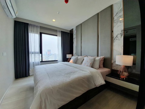 P-359263 â Sale with Tenant: Life Asoke Condo 30th Floor 1 Bed City View Next to MRT Phetchaburi. 085-592-2897 Line: @easythaihome