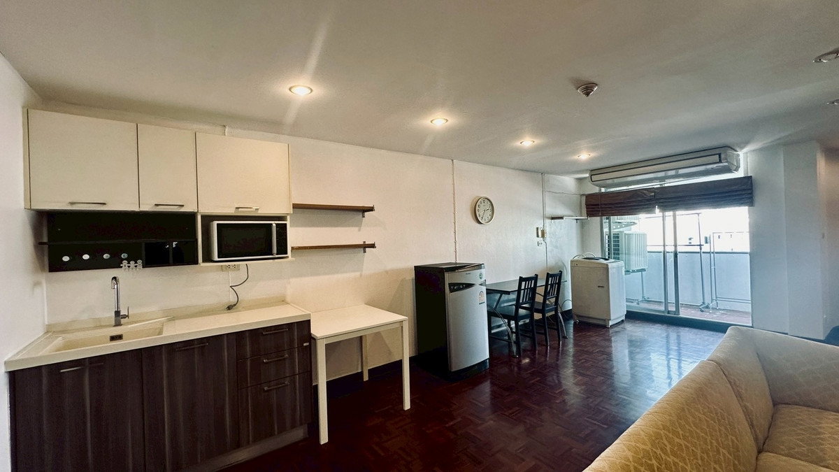 วิวเมืองโล่ง  คอนโด ไอทีเอฟ สีลม พาเลส