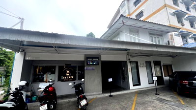 Office for rent : Office/coffee shop for rent, 30 sq m, 2nd floor, Soi Pridi Banomyong 13, Sukhumvit 71 Road.