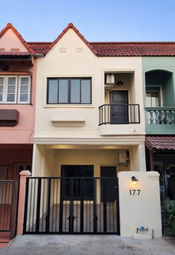  ขายทาวน์โฮมรีโนเวทใหม่ทั้งหลัง Preecha 8 (หมู่บ้านปรีชา 8) ทำเลใจกลางเมือง เชื่อมต่อพระราม 9 - รามคำแหง พื้นที่กว้างขวาง อยู่สบายกว่าคอนโด