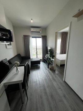 Condo for sale on the top floor of the project at **Rich Park @ Triple Station Srinakarin**, open  location connected to three rail lines.