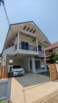 บ้านเดี่ยว2ชั้น รีโนเวทใหม่กริ๊บทั้งหลัง! 52.5 ตร.ว. แถมฟรี!! เฟอร์ฯ+แอร์ 4 ตัว พร้อมเข้าอยู่!
