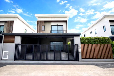 ขายบ้านแฝด : ⚡ 🏘️ บ้านคุณภาพ ทำเลศักยภาพ ✈️ ใกล้ดอนเมือง ✨ พร้อมอยู่ทันที!👨‍👩‍👧‍👦