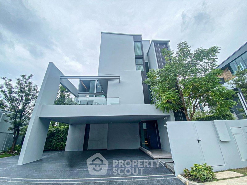 Houses for sale : Pet-Friendly 4-BR House For Sale, Vive Krungthep Kreetha (ID 2810346)