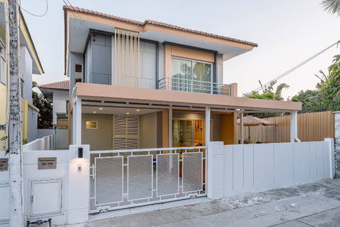 Single two storey detached house in Pattaya, 3 bedrooms + private swimming pool, fully furnished, ready to move in