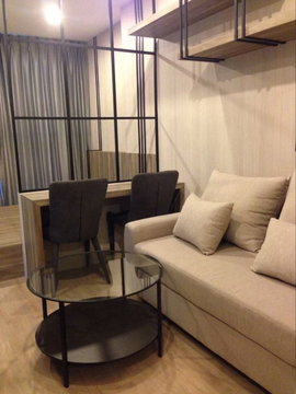 Ideo Q Chula Samyan【𝐑𝐄𝐍𝐓】🔥A chic, truly minimalist room with full built-in cabinetry🔥 Contact Line ID: @hacondo