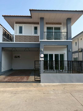 Single house for sale in The Ariete Pattaya Village, excellent location near Bang Lamung town, Chonburi.
