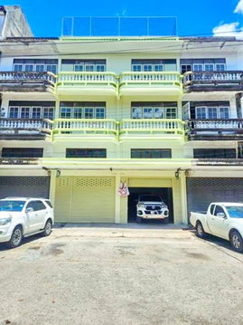 ตลาดบางกร่าง 500 ม. วัดปราสาท โลตัส นครอินทร์ 2 กม. สะพานพระราม 5 อาคาร4.5 ชั้น 3 นอน 4 น้ำ ใกล้ 58ตร.วา. 400 ตร.ม.