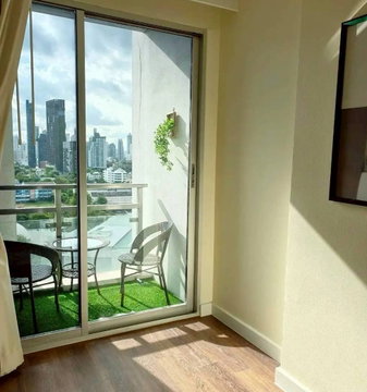 LTHC15013 - Modern Condo Prime Location for Rent Ekkamai | City Lifestyle Best Value | Near BTS Ekkamai | 52,000 THB