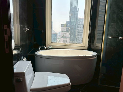 LTH15024 - Spacious Condo High Floor for Rent Chong Nonsi | City Lifestyle Best Value | Near BTS Chong Nonsi | 65,000 THB