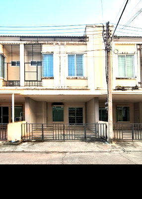 Townhouses for sale Electricity Authority District 1 Chiang Mai : Townhome for sale in Diya Valley Saraphi project . Price 1.79 million baht. 17.5 sq.m., 3 bedrooms, 2 bathrooms, 2 parking spaces.