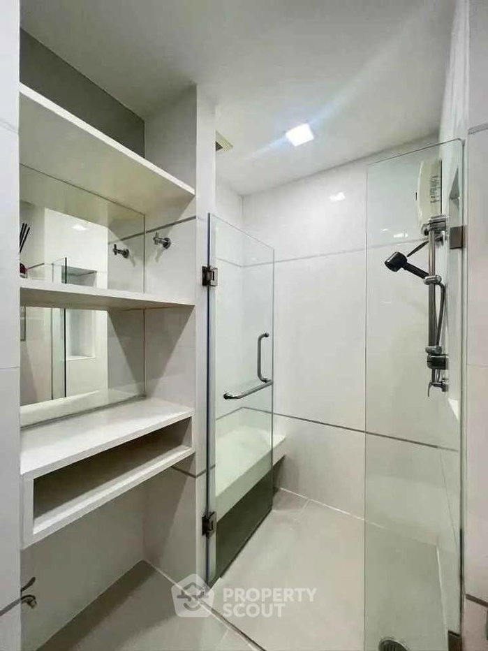 รูป คอนโด 1 ห้องนอน ชั้น 16 โครงการ Thru Thonglor ย่านบางกะปิ (ID 2813979) - รูปที่ 9/10