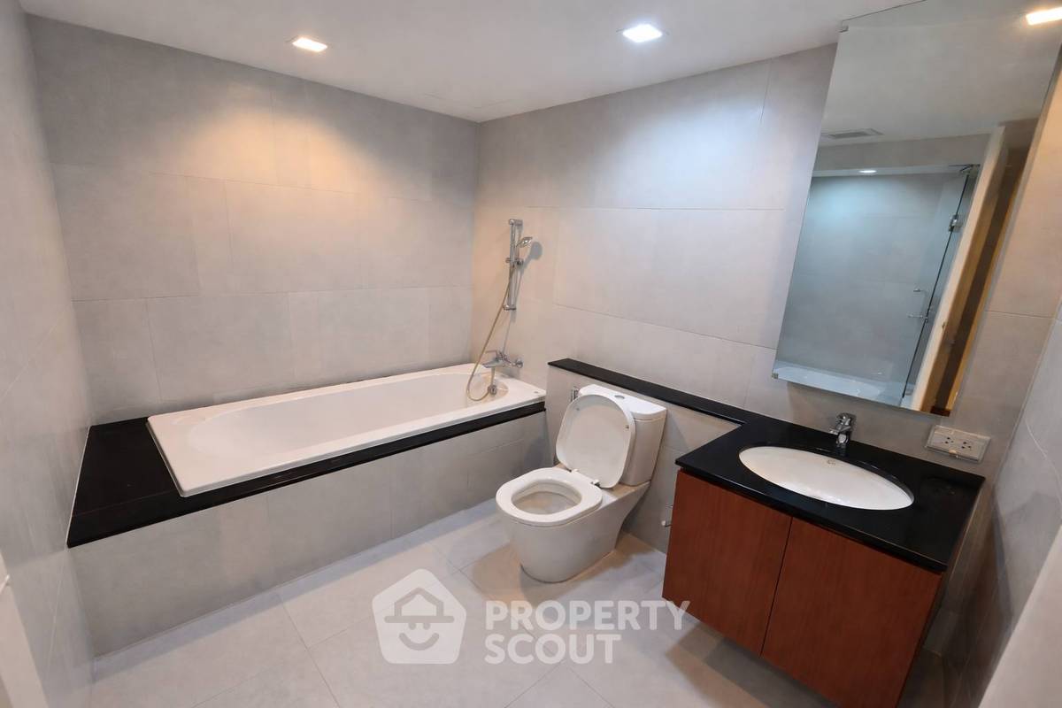 picture 2-BR Condo At Amanta Lumpini Near MRT Khlong Toei (200m) (ID 2812425) - 6/7