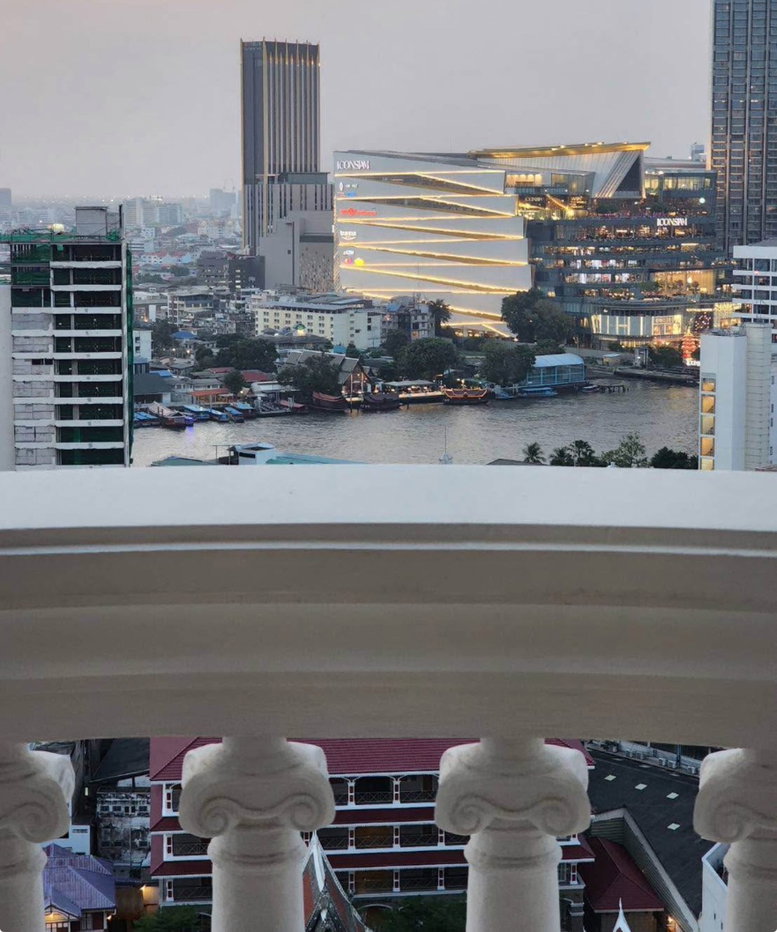 picture State Tower                      Silom - 5/14