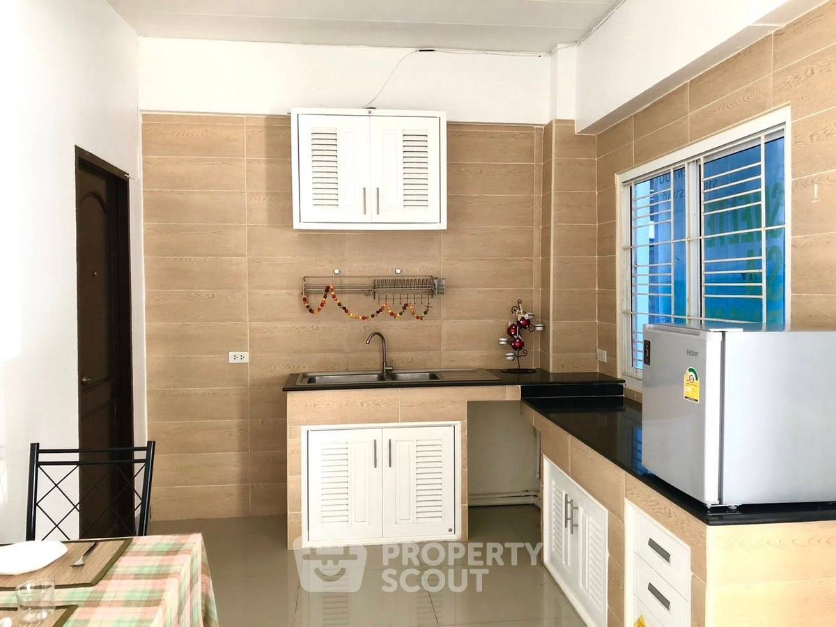 รูป บ้าน 9 ห้องนอน ขาย ในบางแสน แสนสุข เมืองชลบุรี 380 ตร.ม. (ID 2811386) - รูปที่ 2/5