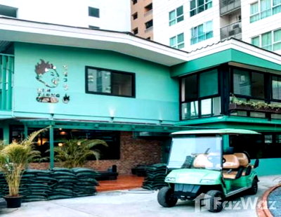 Houses for sale Tesco Lotus Extra Rama 4 : 3 Bedroom House for sale in Khlong Tan Nuea, Bangkok  1727560