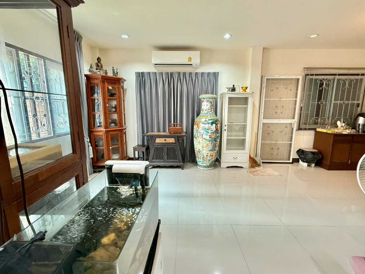 รูป 📌 บ้านเช่าพร้อมอยู่ บ้านใหม่มือ 1 หมู่บ้าน KC Parkville 3 3 ห้องนอน 3 ห้องน้ำ หลังใหญ่ รีโนเวทใหม่ทั้งหลัง ทำเลดี ซอยหทัยราษฎร์ - รูปที่ 15/18