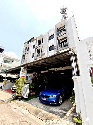 โฮมออฟฟิศ ถนนรัชดาภิเษก : ขายด่วน! ทาวน์โฮม 4 ชั้น ลาดพร้าว 42 พร้อมค่าเช่าจากเสาสัญญาณ True เดือนละ 22,000 บาท รีโนเวทใหม่ สไตล์ Modern  ใกล้ BTS สถานีภาวนา 