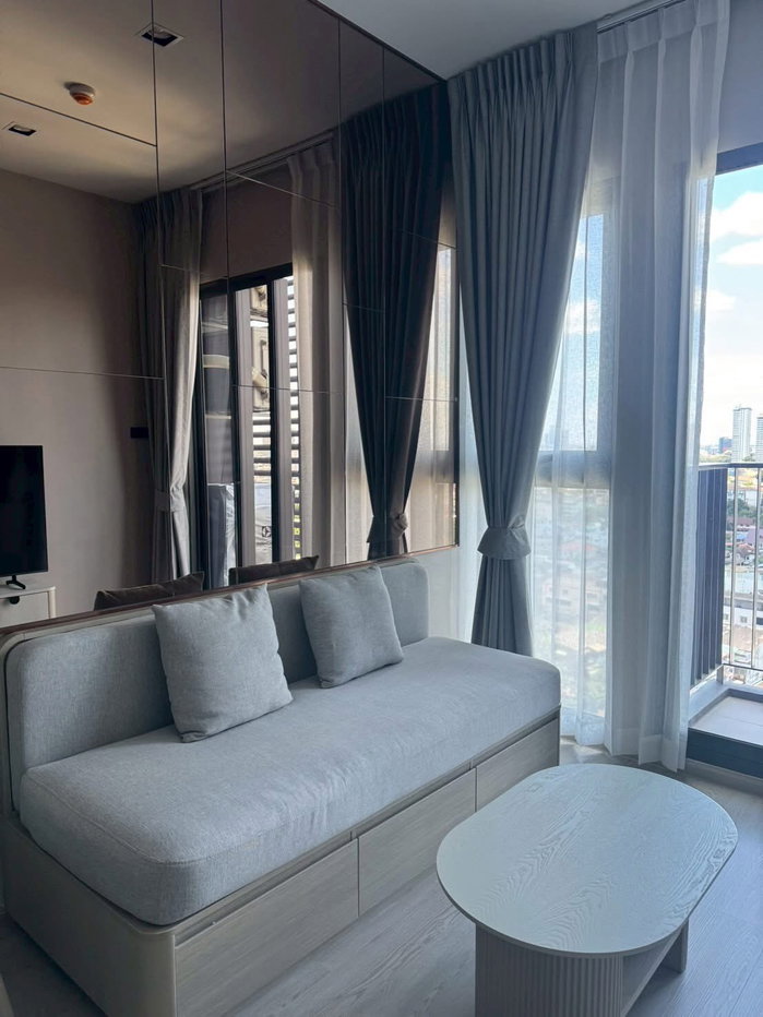 picture Reference Sathorn - Wongwianyai  - 13/13