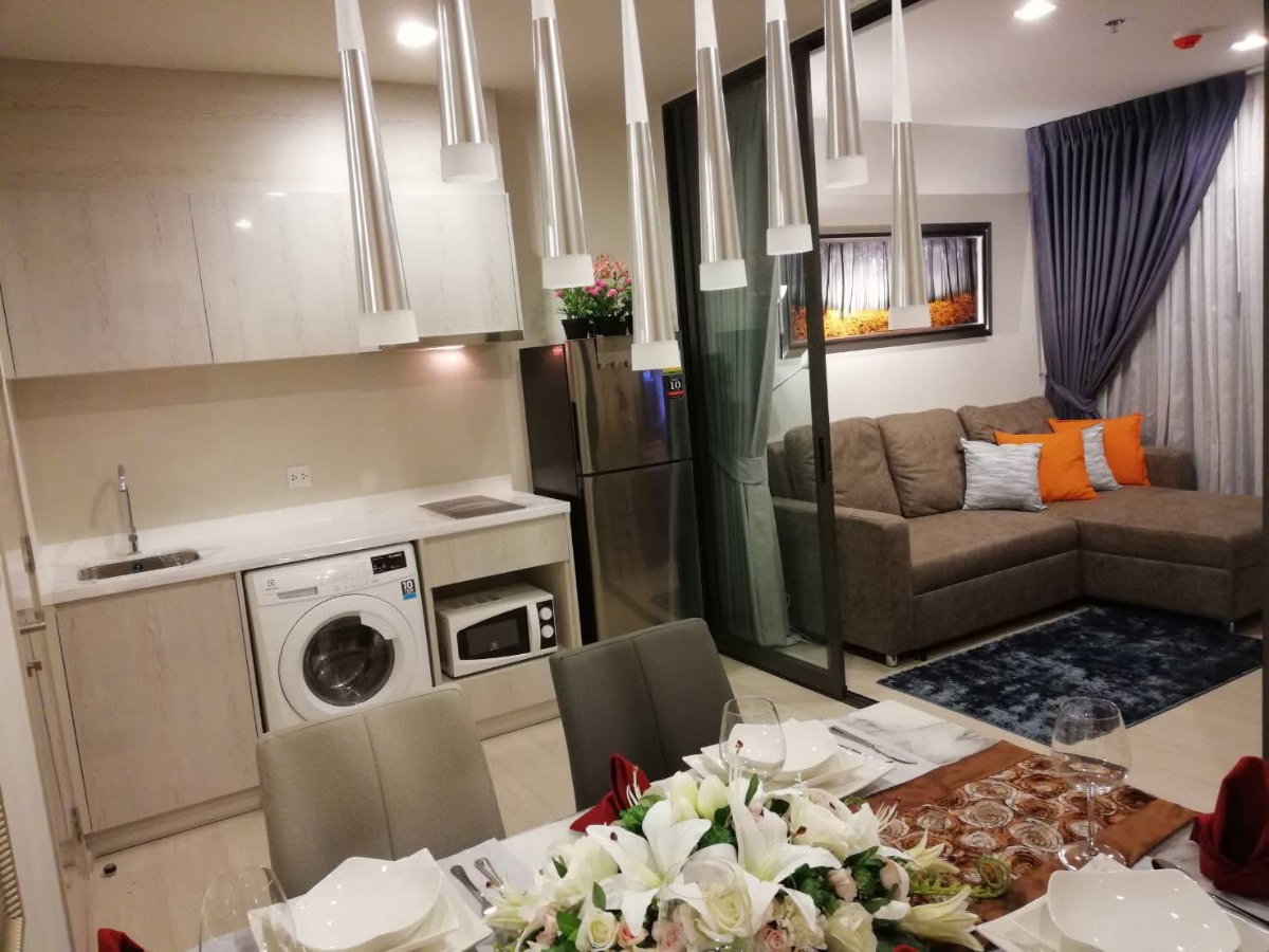 picture Life Sukhumvit                      48  - 7/11