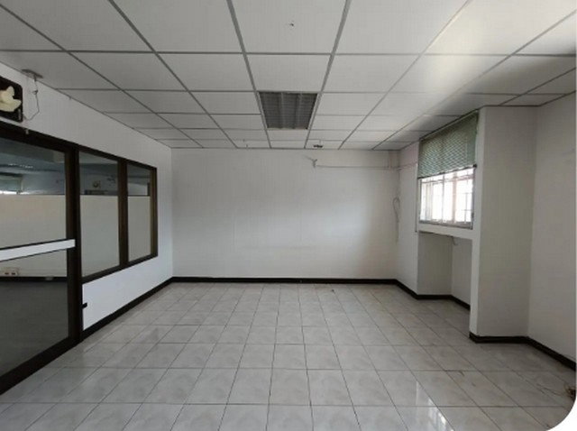 picture FOR SALE OFFICE PROPERTY 44010000 BAHT. - 4/8